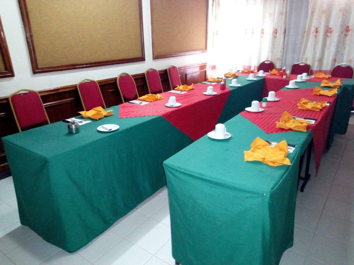 Nanyuki Ibis Hotel Extérieur photo